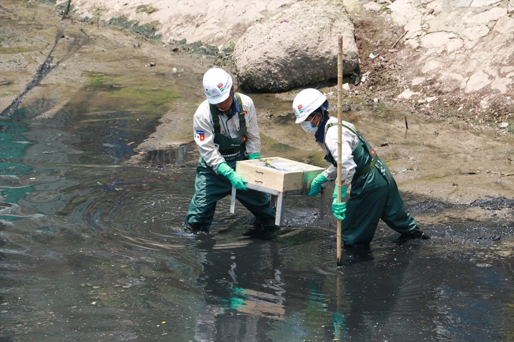 Hà Nội bắt đầu làm sạch sông Tô Lịch bằng công nghệ của Nhật Bản 2